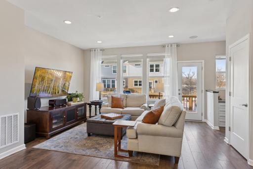 637 Satori Way, Chaska, MN 55318