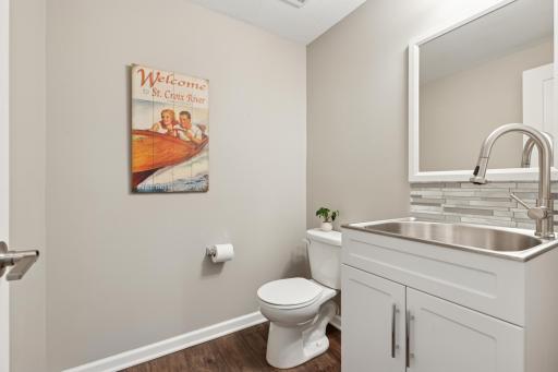 Power room on entry level - a rarity in the development!