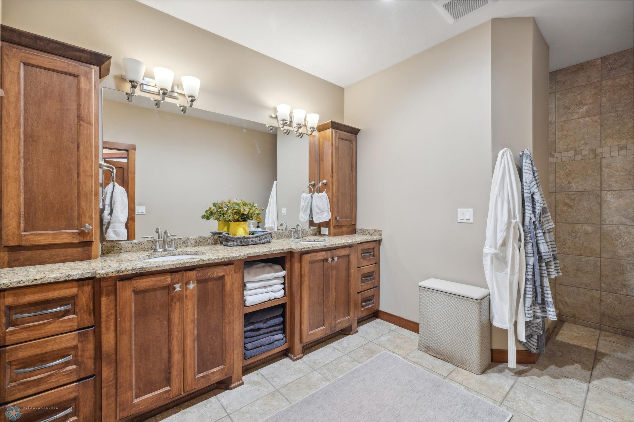 Amdak__639 47th Ave W West Fargo ND_0035.jpg
