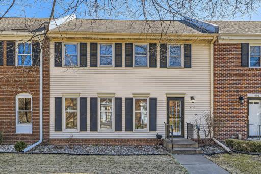 605 Maple Park Drive - Web Quality - 005 - 01 Exterior Front.jpg