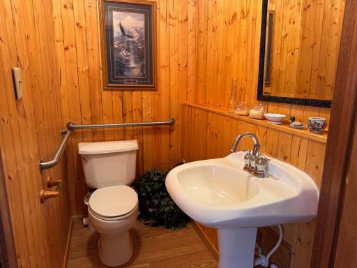 107 E Eau Claire Avenue, Warren, MN 56762