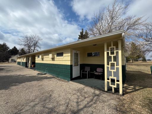 107 E Eau Claire Avenue, Warren, MN 56762