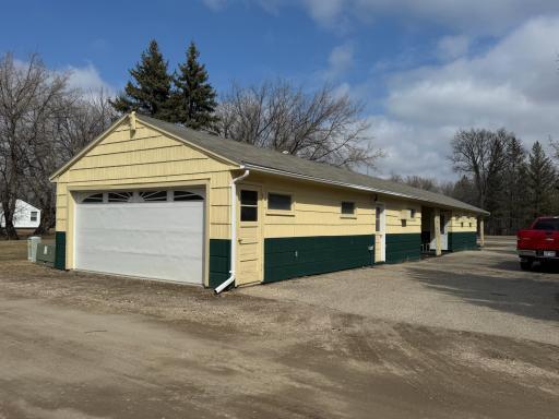 107 E Eau Claire Avenue, Warren, MN 56762