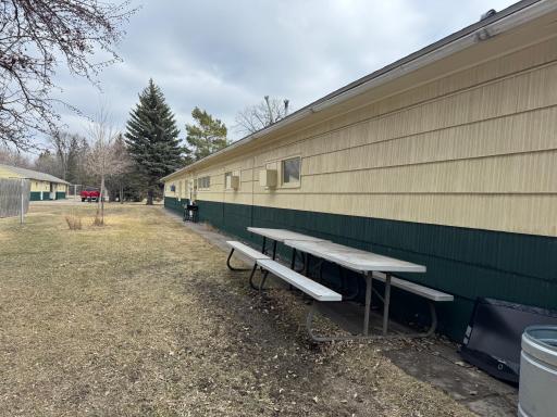107 E Eau Claire Avenue, Warren, MN 56762