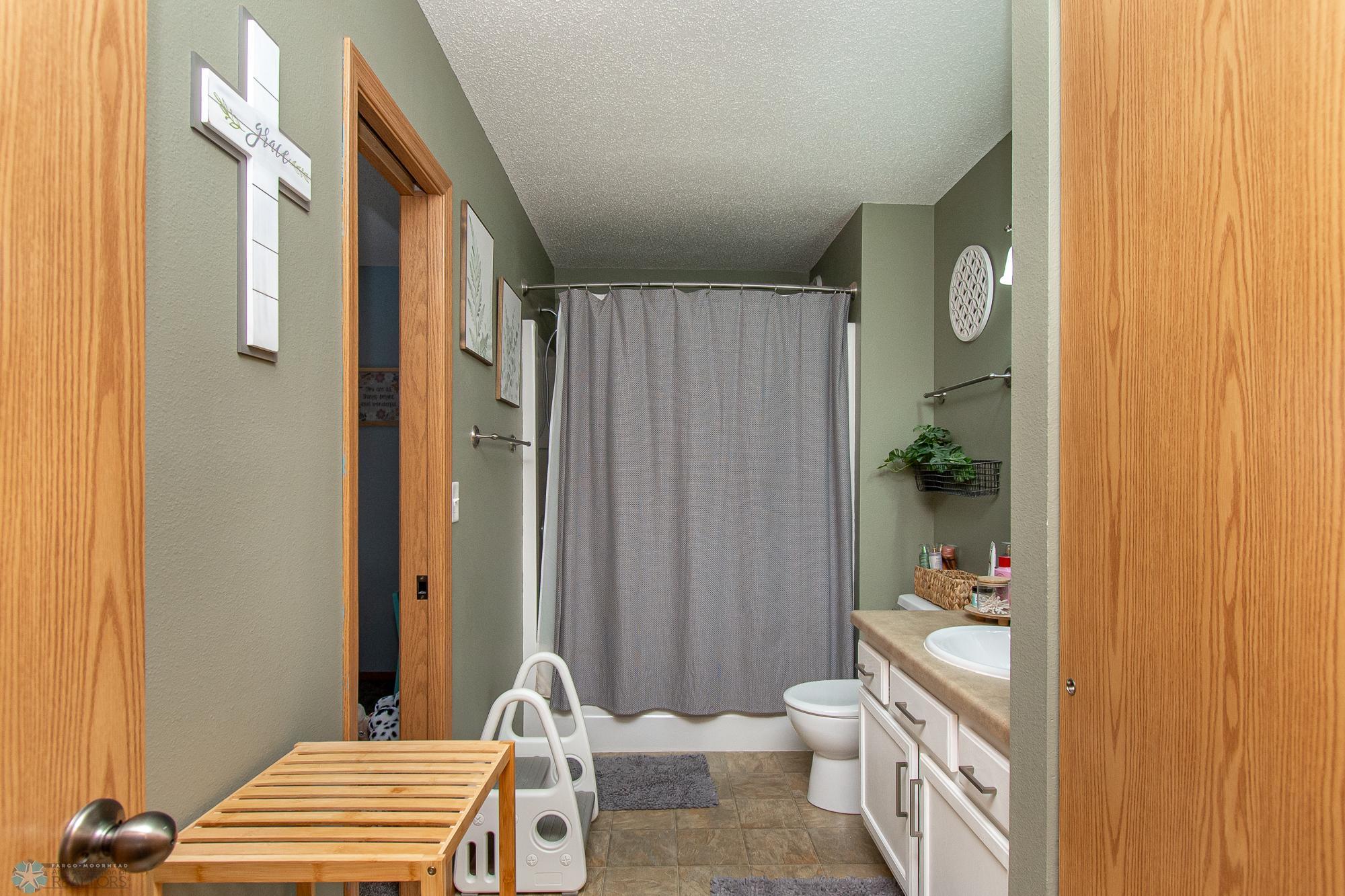 Bathroom 1- Full Bath