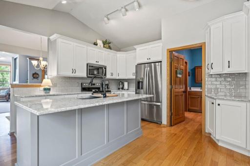 14425 Freesia Way, Saint Paul, MN 55124