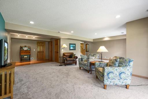 14425 Freesia Way, Saint Paul, MN 55124