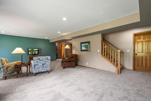 14425 Freesia Way, Saint Paul, MN 55124