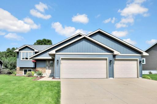 527 Glenmeadow Street, River Falls, WI 54022