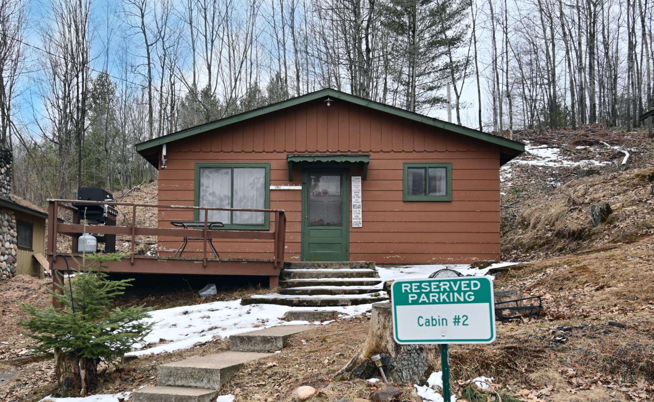 Cabin 2.jpg