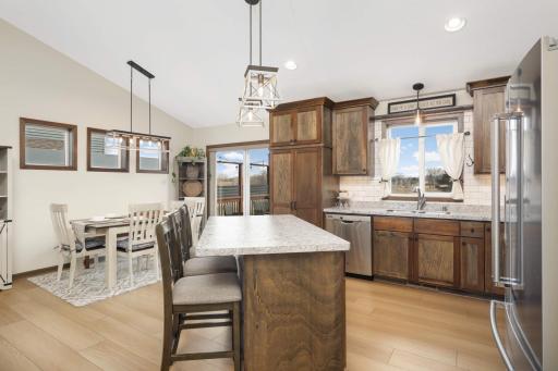 2056 Chestnut Street, Hugo, MN 55038