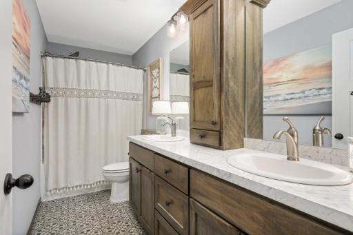 2056 Chestnut Street, Hugo, MN 55038