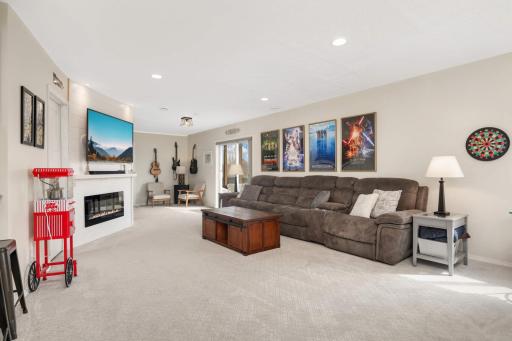 2056 Chestnut Street, Hugo, MN 55038