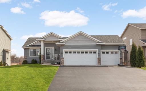 2056 Chestnut Street, Hugo, MN 55038