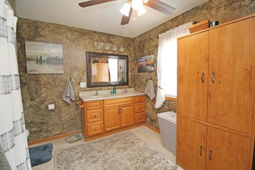 69 5th Street SE, Richmond, MN 56368