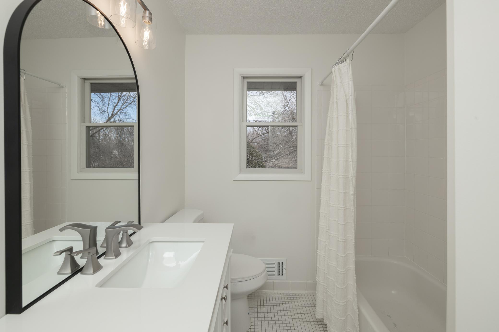 Upper level full bath