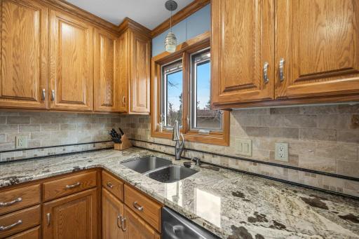 1535 Oakwood Drive, Saint Paul, MN 55126