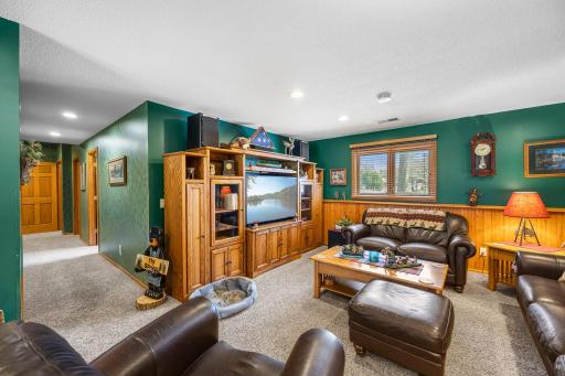 1535 Oakwood Drive, Saint Paul, MN 55126