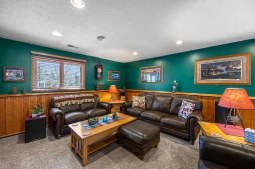 1535 Oakwood Drive, Saint Paul, MN 55126