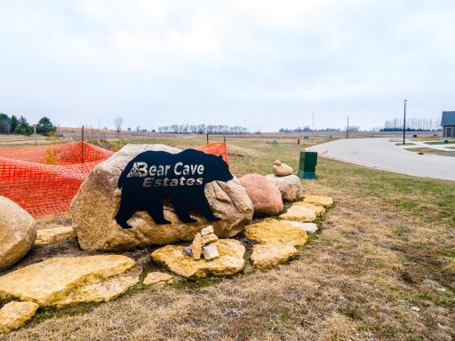 718 Kodiak Drive NW, Stewartville, MN 55976