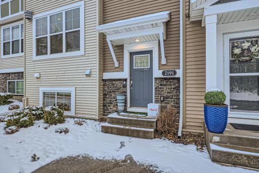 2191 Gateway Hill Road, North Saint Paul, MN 55109