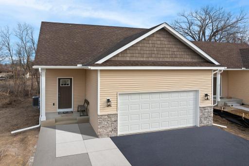 1121 Seurer Street, Elko New Market, MN 55054