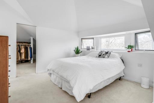 4610 Golden Valley Road, Minneapolis, MN 55422