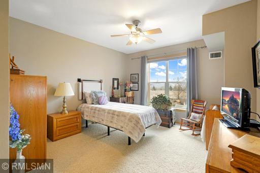 1800 Graham Avenue, 304, Saint Paul, MN 55116