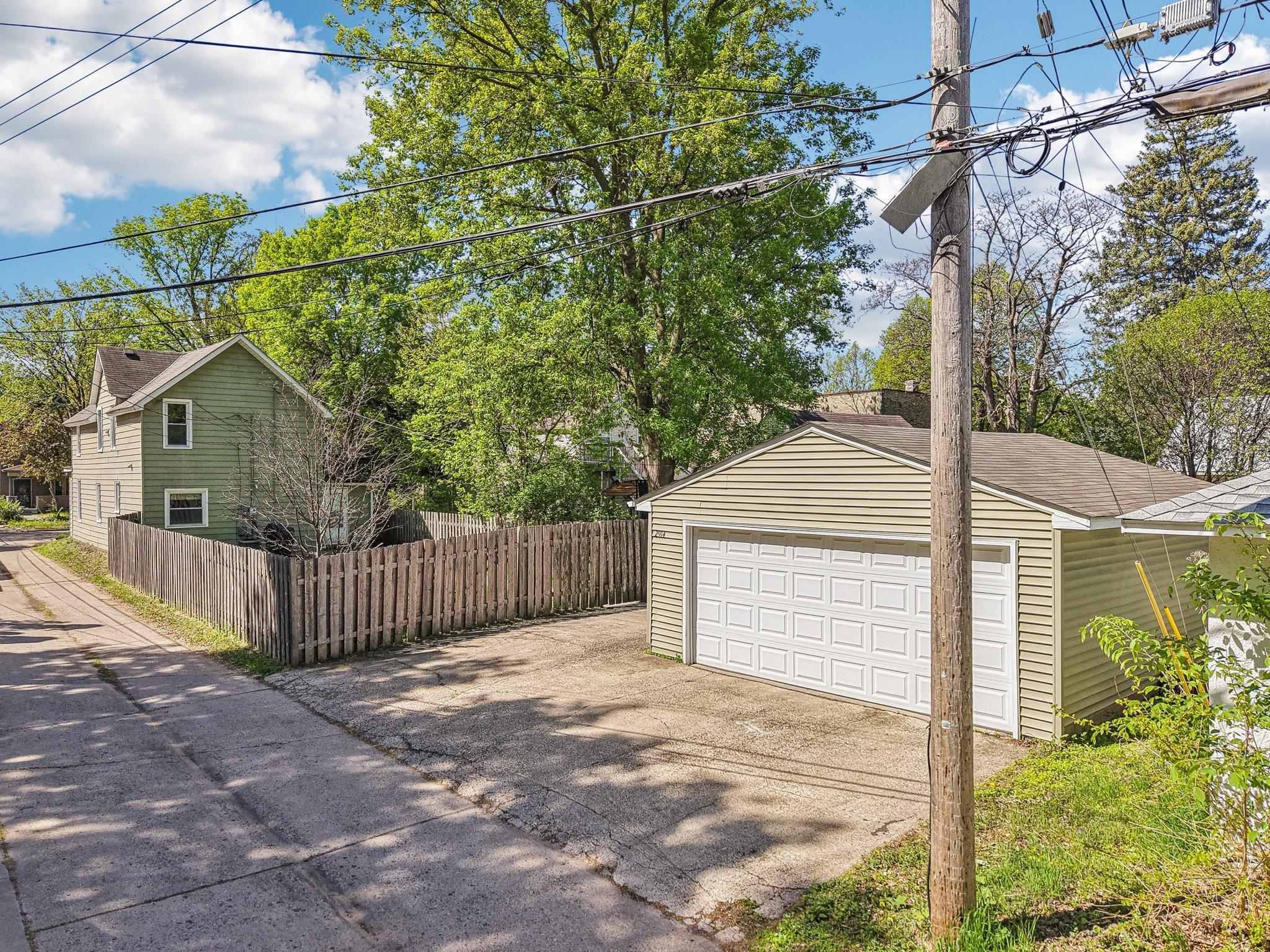 72-web-or-mls-26th St-1005-072.jpg