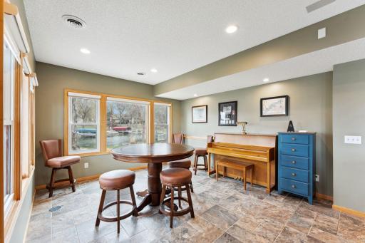 15331 Red Oaks Road SE, Prior Lake, MN 55372
