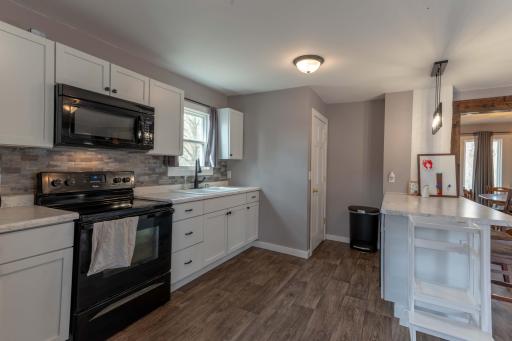 11 Kitchen2.jpg