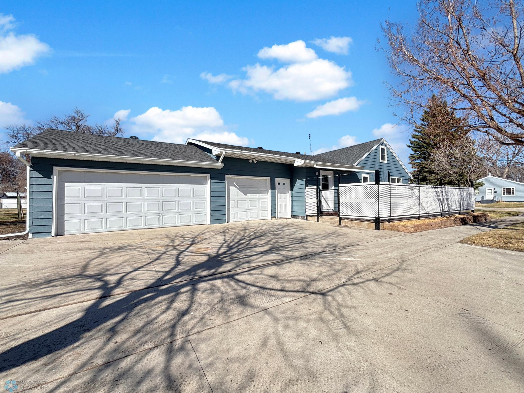 3-Stall Garage