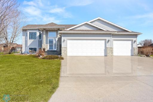 405 Mariann Lane, Dilworth, MN 56529
