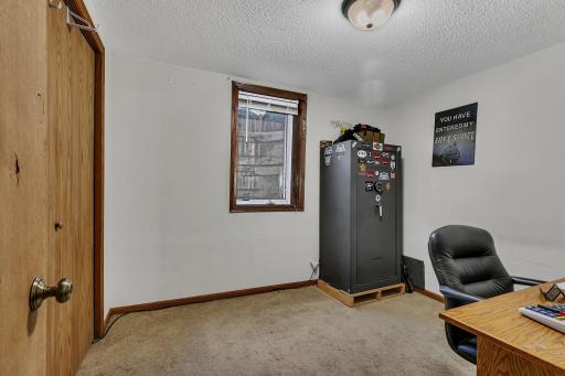1215 Gorton Avenue NW, Willmar, MN 56201