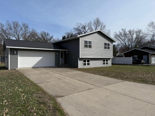 575 Roberts Street SW, Hutchinson, MN 55350