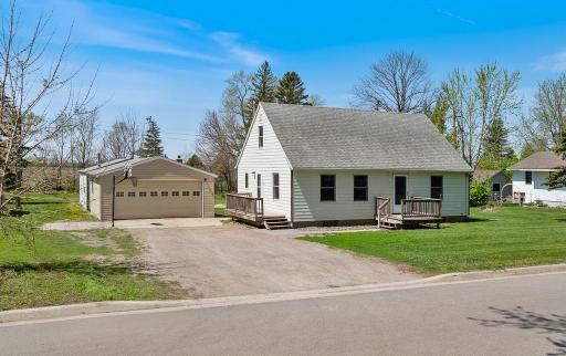 Welcome to 305 Lorrain St on the edge of the quiet city of Milroy