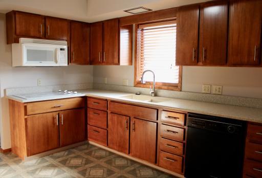 416 Maple Avenue S, Thief River Falls, MN 56701