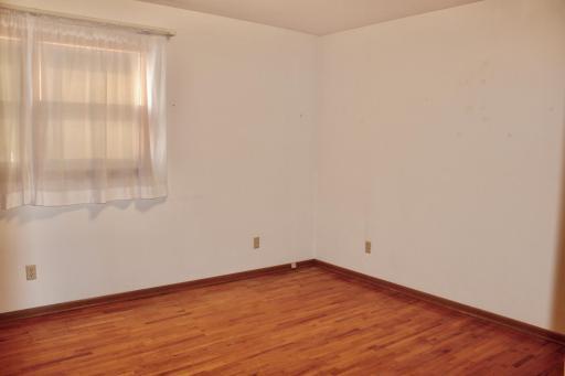 416 Maple Avenue S, Thief River Falls, MN 56701