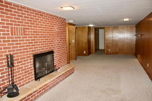 416 Maple Avenue S, Thief River Falls, MN 56701