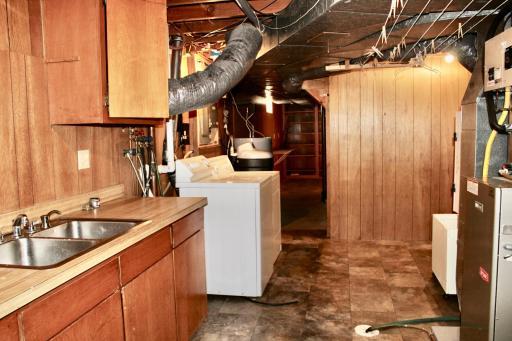 416 Maple Avenue S, Thief River Falls, MN 56701