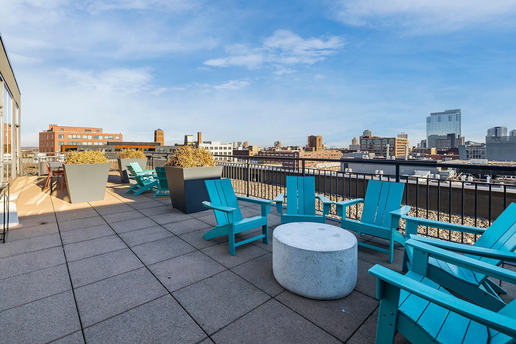 Outside deck on the 10th floor with great views of Downtown.