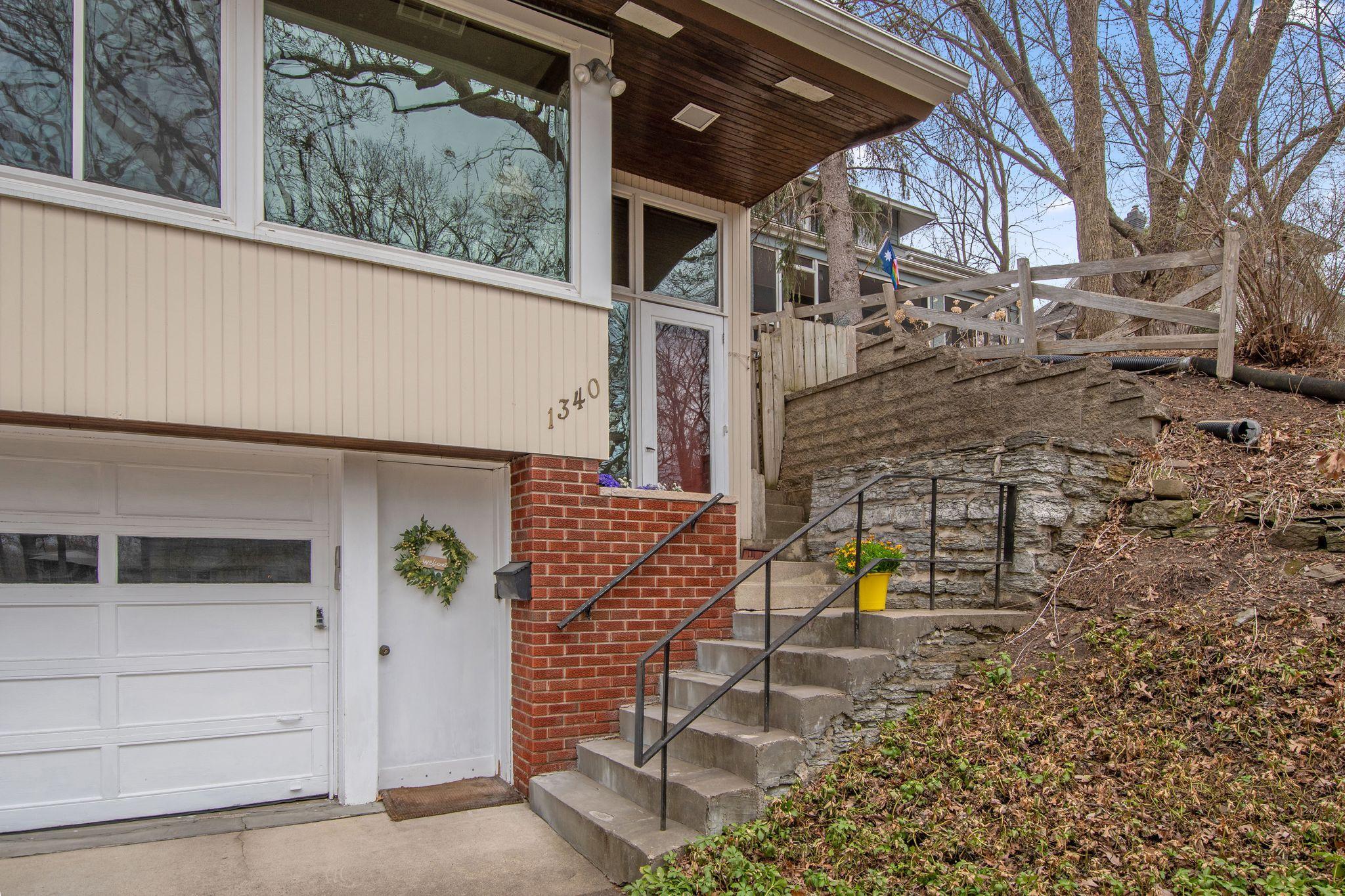 Entrance to 1340 Keston