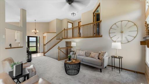 Functional 4-level split with convenient access to upper and lower levels
