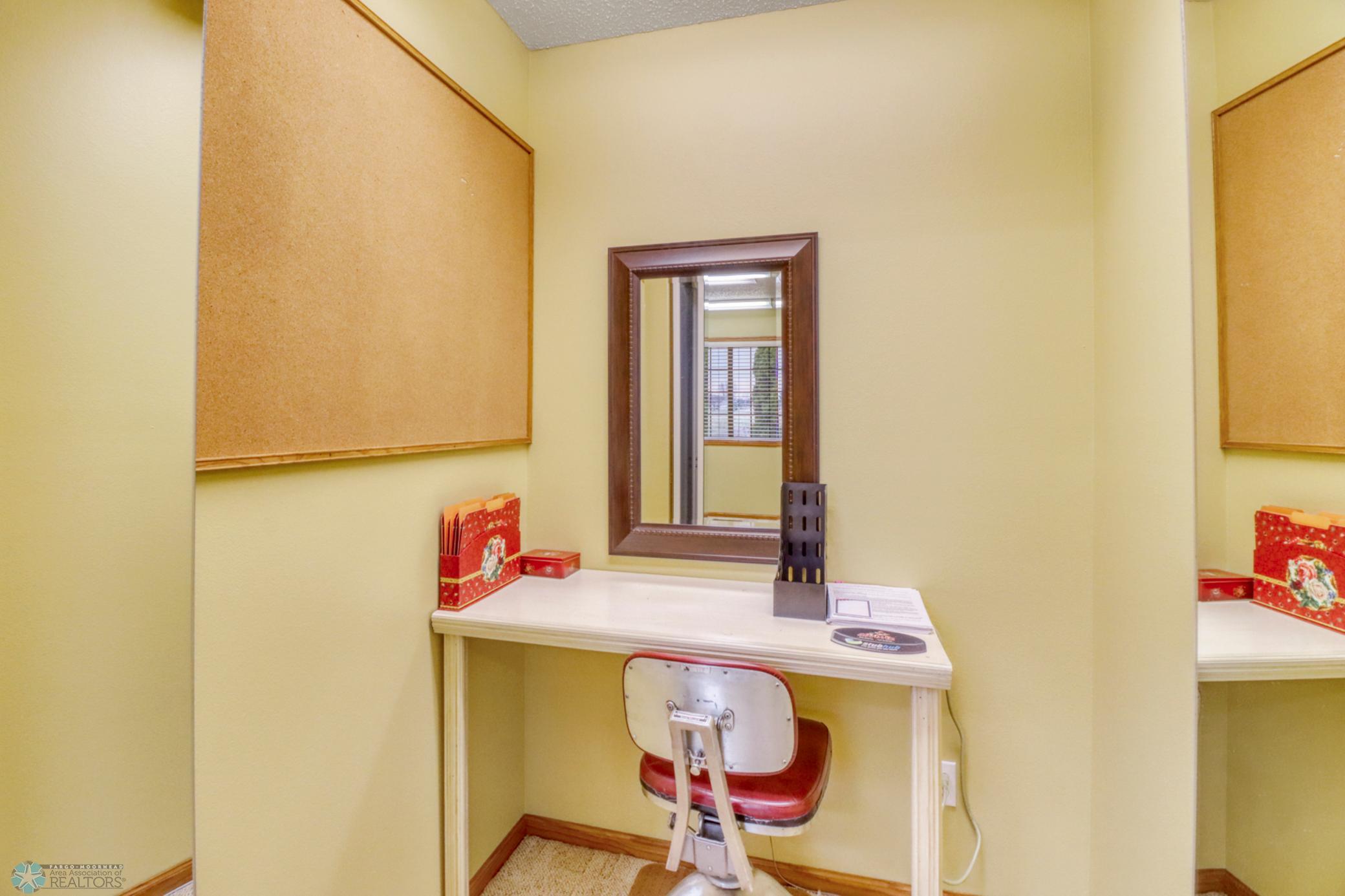 Bedroom1_closet_Office.JPG