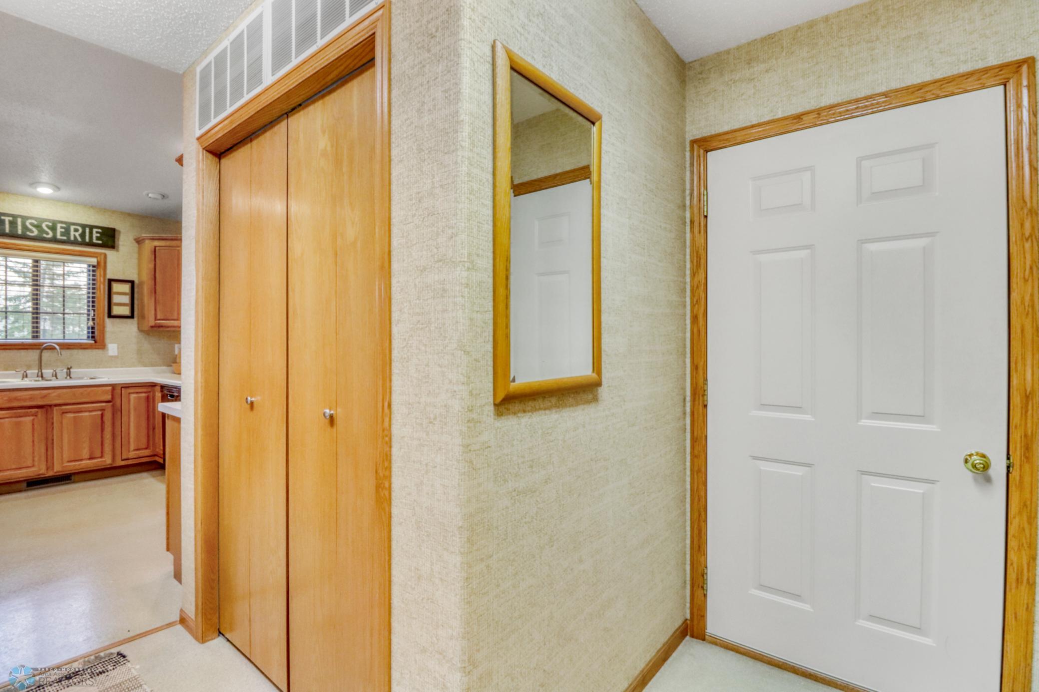 Mudroom1_1.JPG