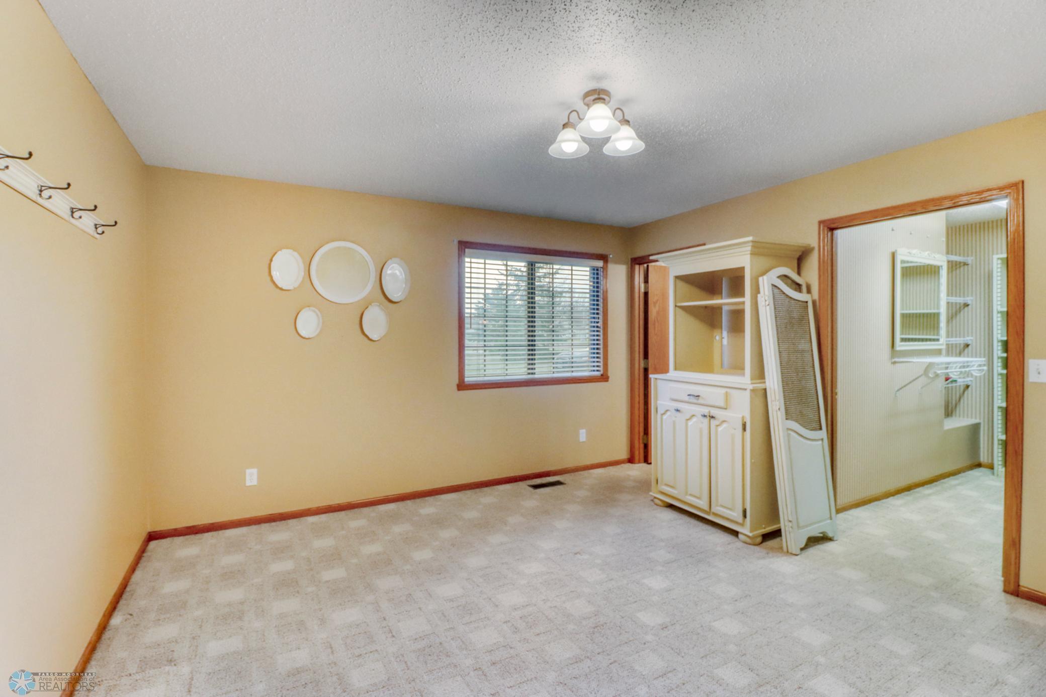 Primary Bedroom1_1.JPG