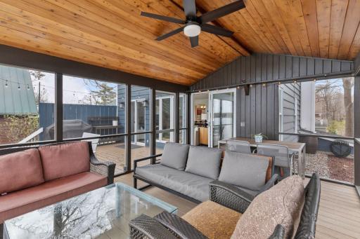 Can you imagine a better place to entertain after a day on the lake?