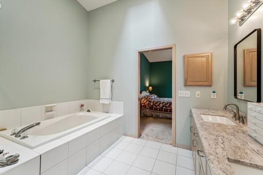 8924 Hilloway Road, Eden Prairie, MN 55347
