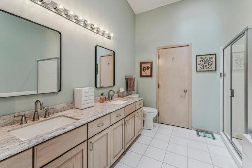 8924 Hilloway Road, Eden Prairie, MN 55347