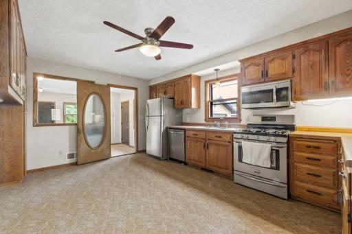 2591 Carver Avenue E, Saint Paul, MN 55119